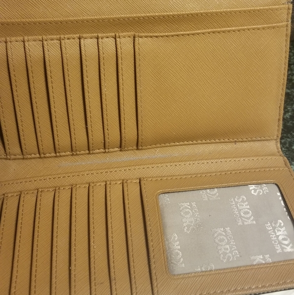 Michael Kors bag and wallet - Picture 2 of 7